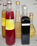 2017-09-02-bezový-pomerančový-s-granátovým-jablkem-meduňkový-bezinkový-a-mátový-sirup