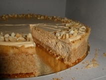 2017-11-04-arašídový-cheesecake-s-karamelovou-šlehačkou