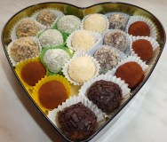 2017-12-24-cokoladove-lanyze-matcha-tea-prazeny-kokos-kava-mlecny-liskovy-orech-mlecny-arasidovy-54-horky-s-matou-72-horky-s-pomerancem-kumquat-a-zazvor-v-cokolade