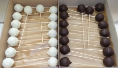 2018-09-06-cake-pops-meruňka-s-marcipánem-čokoláda-s-mascarpone